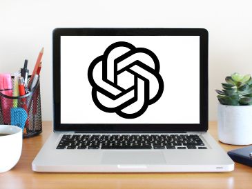 Poder ofrecer más búsquedas en línea podría permitir a OpenAI, la startup más valiosa del mundo, atraer más tráfico de Internet y los ingresos generados por la publicidad digital. ESPECIAL / CANVA