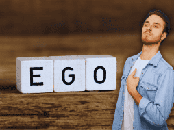 El ego trata de satisfacer las necesidades del individuo al tiempo que mantiene en equilibrio sus relaciones con otras personas y el medio ambiente. ESPECIAL / CANVA