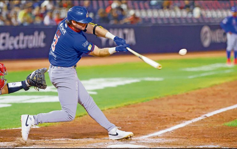 Mateo Gil conectó un sencillo productor para anotar la primera carrera del encuentro para los visitantes. CORTESÍA