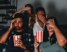 Aunque no seas fanático del terror, en esta lista descubrirás opciones perfectas para disfrutar y celebrar esta temporada. PEXELS