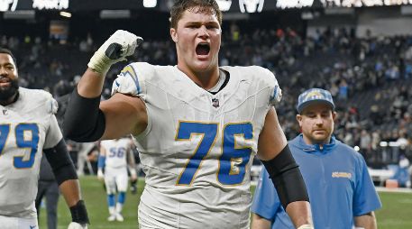 Luego de estar fuera de las canchas desde la semana 4 por una lesión en el tobillo, Joe Alt está de vuelta, y con él, las esperanzas de  acumular triunfos para los Chargers. AFP