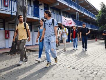 El tramite mencionado se realiza de manera sencilla desde el portal escolar.udg.mx. EL INFORMADOR/A.NAVARRO