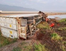 El chofer del vehículo resultó con heridas leves; no fue necesario parar la circulación. ESPECIAL / PROTECCIÓN CIVIL JALISCO