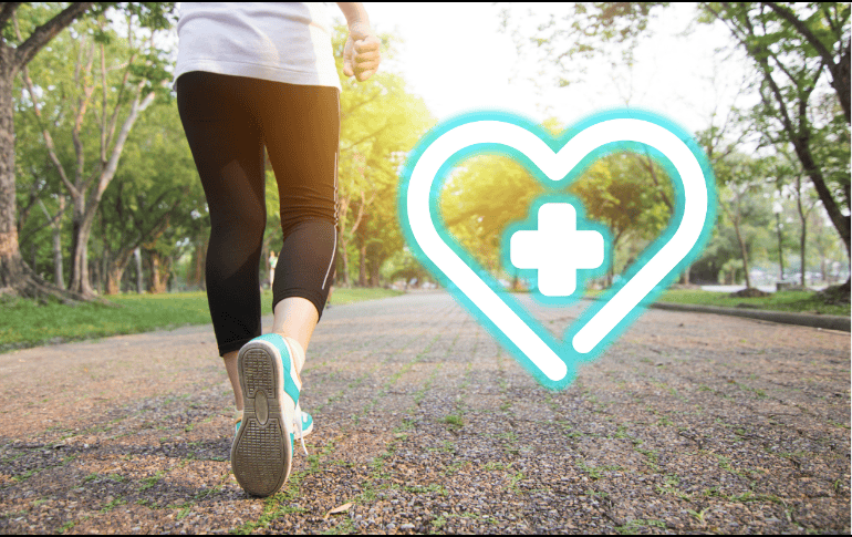 Si caminas hacia atrás, intenta hacerlo en superficies lisas y evita multitudes. ESPECIAL