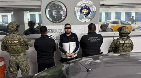 Al momento de su captura, vestía un pants de color negro con blanco, tenis blancos con negro, indica el Registro Nacional de Detenciones. X / @GabSeguridadMX
