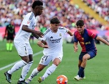 El Clásico español de este fin de semana promete intensidad, táctica y emoción, con el liderato de LaLiga en juego. AFP / ARCHIVO