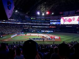 Con el marcador 1-0 a favor de Toronto, la Serie Mundial seguirá este sábado en el Rogers Centre, en Canadá. EFE / E. Lima
