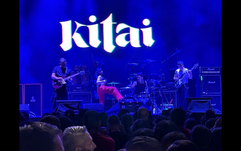 Micky Huidobro, Paco Ayala, Randy Ebright, Jay de la Cueva y Pato Machete subieron al escenario para desatar una descarga sonora que confirmó por qué Molotov sigue siendo una de las bandas más emblemáticas del rock latinoamericano. EL INFORMADOR/ H. Navarro