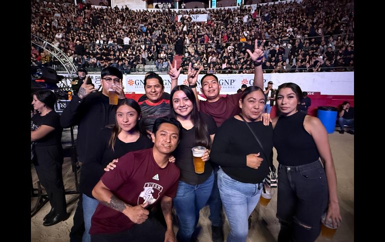 Micky Huidobro, Paco Ayala, Randy Ebright, Jay de la Cueva y Pato Machete subieron al escenario para desatar una descarga sonora que confirmó por qué Molotov sigue siendo una de las bandas más emblemáticas del rock latinoamericano. EL INFORMADOR/ H. Navarro