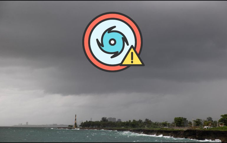 La tormenta también ha provocado el desplazamiento de cientos de personas. EFE / O. BARRÍA