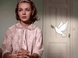 Su rostro se volvió símbolo del terror nacional en los años 70; su legado sigue vivo medio siglo después. ESPECIAL / CANVA