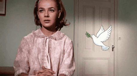 Su rostro se volvió símbolo del terror nacional en los años 70; su legado sigue vivo medio siglo después. ESPECIAL / CANVA