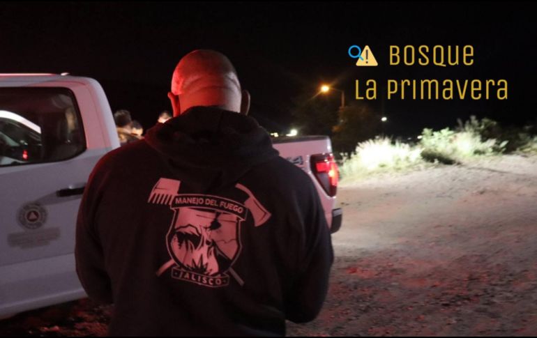 Oficiales de la Base 4 de Protección Civil y Bomberos de Zapopan recorrieron 11 kilómetros  del Bosque La Primavera hasta dar con las personas extraviadas. ESPECIAL / FACEBOOK Protección Civil y Bomberos Zapopan