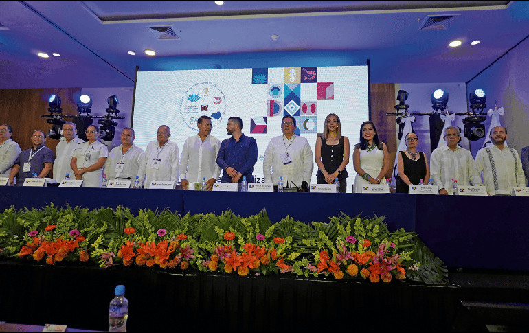 Notarios de distintas partes del país se reunieron para participar en actividades de la IV Jornada Regional Poniente y XVI curso de Actualización y Convivencia Notarial. ESPECIAL