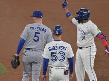 Con el marcador empatado a una victoria por lado, la Serie Mundial seguirá este lunes ahora con el Dodger Stadium como fondo, donde los locales buscarán ampliar su ventaja. EFE / E. Lima