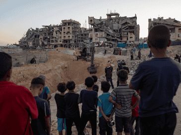 A pesar de que el ejército israelí les ha acusado de "pertenecer a Hamas" e ir "armados con una cámara", muchos han logrado el respeto y apoyo de sus compañeros de profesión internacionales y de la opinión pública. EFE/EPA/H. Imad