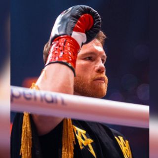 'Canelo' Álvarez muestra su recuperación tras cirugía