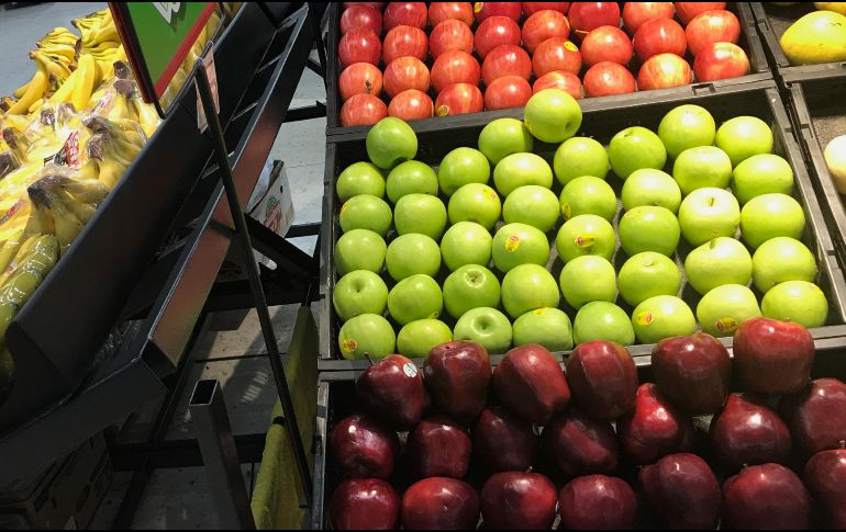 Cinco variedades de manzanas son parte de las ofertas hoy en Walmart. AP/Archivo