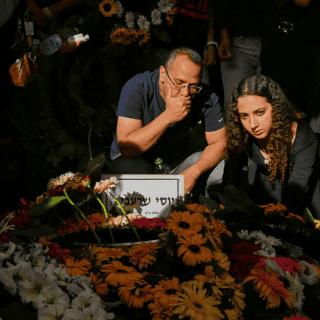 Hamás entrega cuerpo erróneo; Israel advierte graves repercusiones por ello