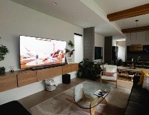 Científicos explican si vale la pena invertir en una pantalla de ultra-alta definición. UNSPLASH / A. BOGUSLAVSKY