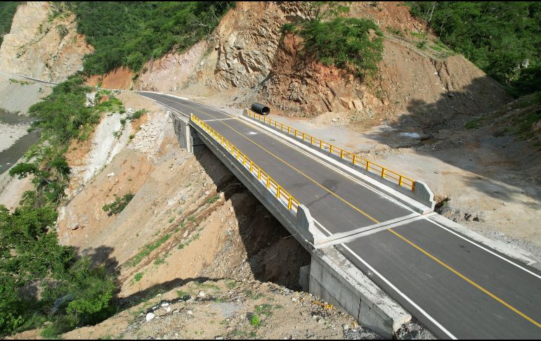 Esta carretera fortalecerá la actividad económica de seis comunidades de Sinaloa y una de Durango. ESPECIAL / SICT