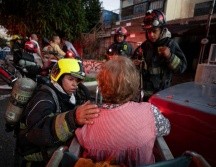 Las personas fueron atendidas por paramédicos de Cruz Verde. ESPECIAL / Protección Civil y Bomberos GDL