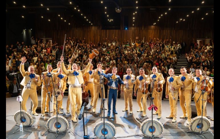 La clausura, celebrada frente al lago en la Fuente Pescadores estuvo a cargo del Mariachi Nuevo Tecalitlán. CORTESÍA