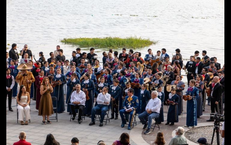 La clausura, celebrada frente al lago en la Fuente Pescadores estuvo a cargo del Mariachi Nuevo Tecalitlán. CORTESÍA