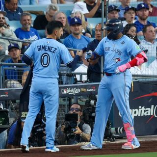Azulejos igualan la Serie Mundial contra los Dodgers