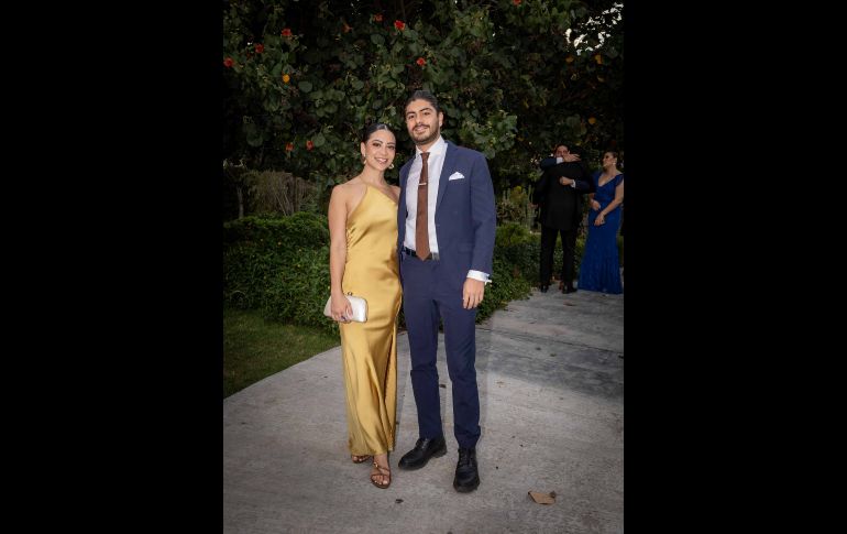 Daniela Regalado y Pato Flores. GENTE BIEN JALISCO / Revista del 31 de octubre 2025