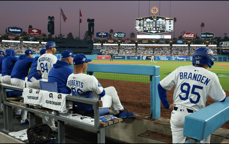 Con el marcador empatado por segunda vez, la Serie Mundial seguirá este miércoles tras un juego 4 que resultó favorable para los visitantes. EFE / A. Dinner