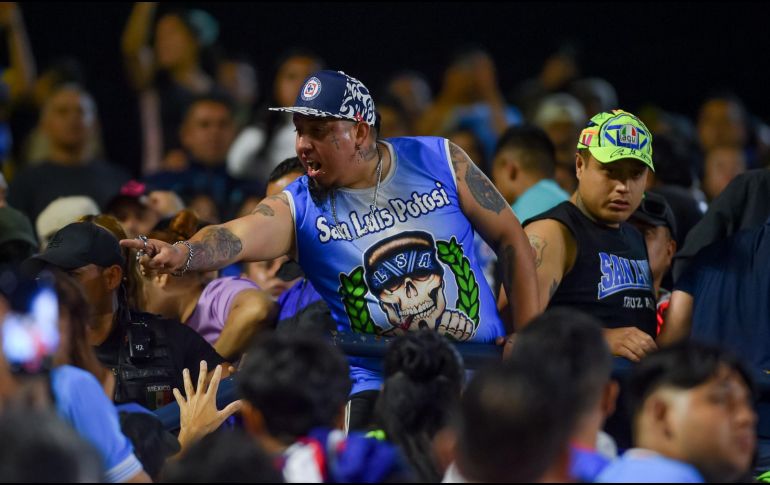 Las manifestaciones de violencia en los estadios mexicanos no se han podido erradicar. IMAGO7/H. Martínez