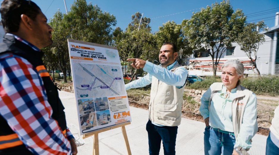 El alcalde Gerardo Quirino Velázquez supervisó los avances de la obra. ESPECIAL