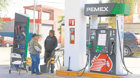 La caída en los permisos para nuevas gasolineras, el huachicol fiscal, las restricciones en el trasvase de combustible, topar el precio de la Magna y la saturación de las terminales, están afectando el suministro. EL INFORMADOR/J. Acosta
