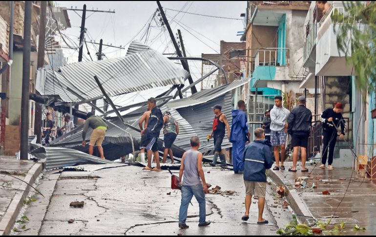 El ciclón llegó a la isla en momentos en que atraviesa una severa crisis económica. EFE