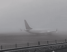 El aeropuerto capitalino pidió a los pasajeros continuar al pendiente del estatus de los vuelos con las aerolíneas y anticipar su llegada a las instalaciones. ESPECIAL / X