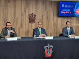 Los tres expertos coincidieron en la importancia de la detección temprana de enfermedades del hígado. EL INFORMADOR / R. Bovadilla