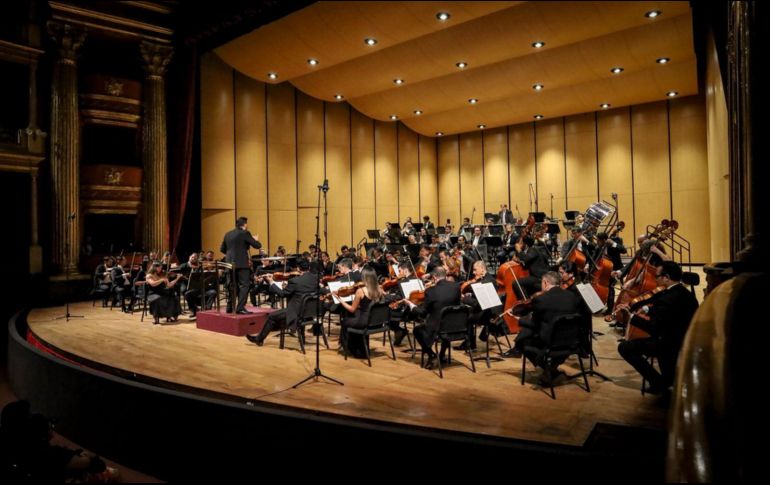 Dos de los compositores estuvieron en el teatro Degollado para escuchar la interpretación de su música. X/FilarmonicaJal