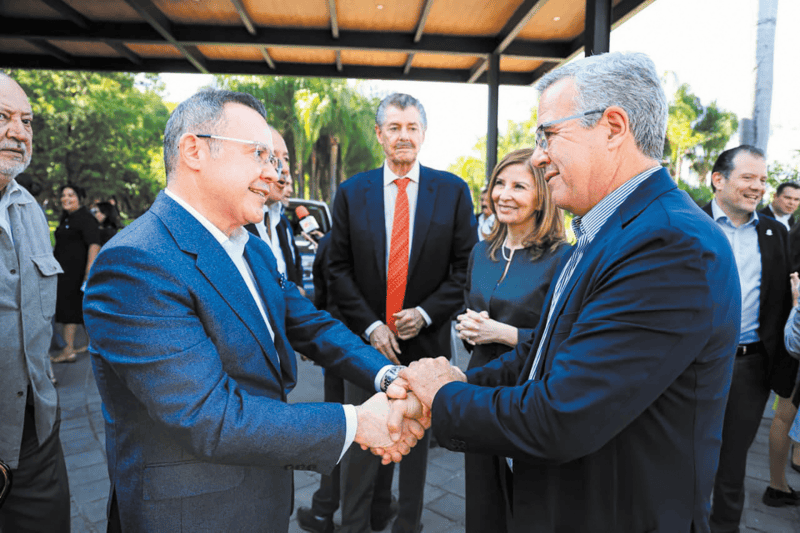 Industriales del tequila, autoridades estatales y municipales exhortaron a proteger la unión del sector. 