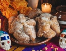 Más allá de ser un postre tradicional, el pan de muerto es un símbolo de amor, memoria y conexión con los ancestros. CANVA