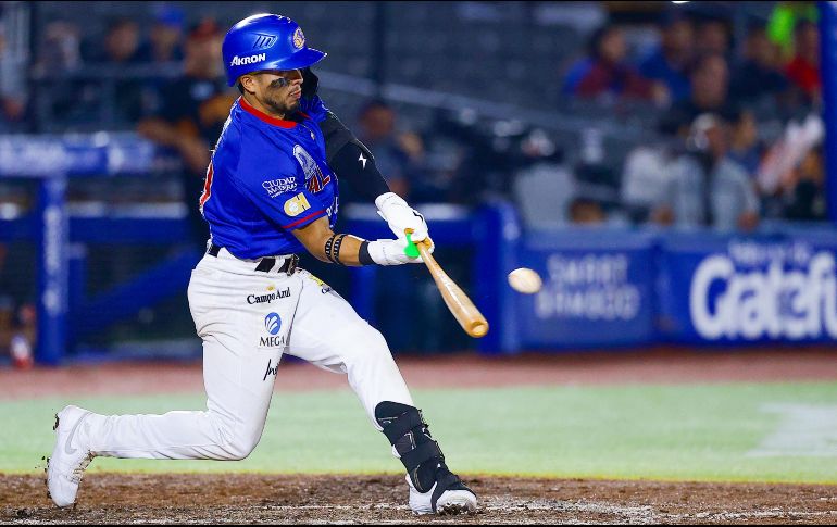 Jared Serna conectó su quinte triple de la campaña. CORTESÍA/Charros de Jalisco