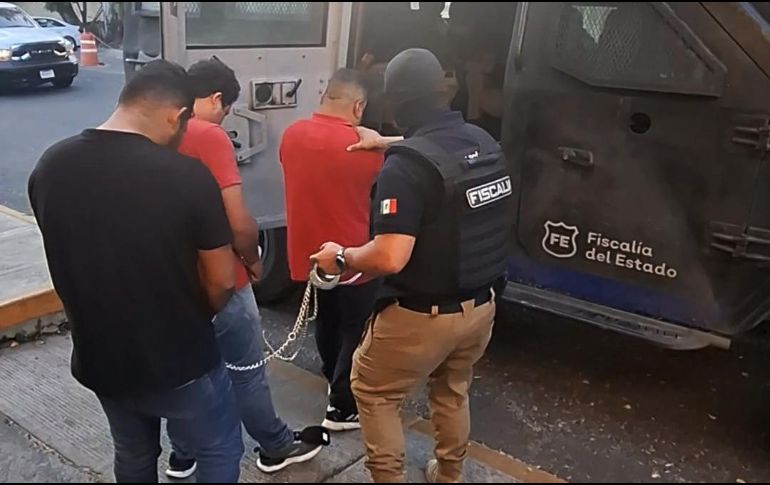 La detención de los presuntos delincuentes se logró el pasado 30 de octubre en calles de la colonia Blanco y Cuéllar, en Guadalajara. ESPECIAL / Fiscalía de Jalisco