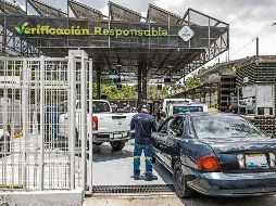 El Gobierno de Jalisco mantendrá en 2026 el subsidio del 100% al costo de la verificación vehicular, condicionado al pago del refrendo, pero éste subirá de 900 a mil pesos. EL INFORMADOR/ A. Navarro