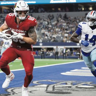 Arizona le hace ver su suerte a Dallas