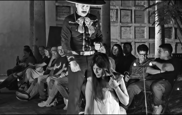 Puesta en escena de Huitzil Danza Teatro, compañía dirigida por Karla Pantoja y Juan Manuel González. ESPECIAL