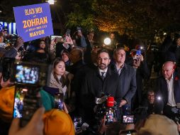 El socialista Zohran Mamdani podría convertirse en uno de los alcaldes más jóvenes en la historia de Nueva York y en el primero musulmán. EFE/S. Yenesel