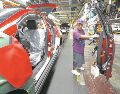 La industria automotriz se encuentra en el ojo del huracán, tanto por los detractores como por los defensores del acuerdo comercial. AP