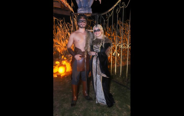 Álvaro Bayardo y Claudia Esquer. GENTE BIEN JALISCO / Revista del 7 de noviembre 2025