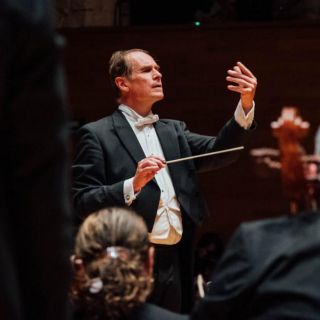 La OFJ celebra la grandeza alemana: Mozart y Brahms bajo la batuta de Martin Lebel