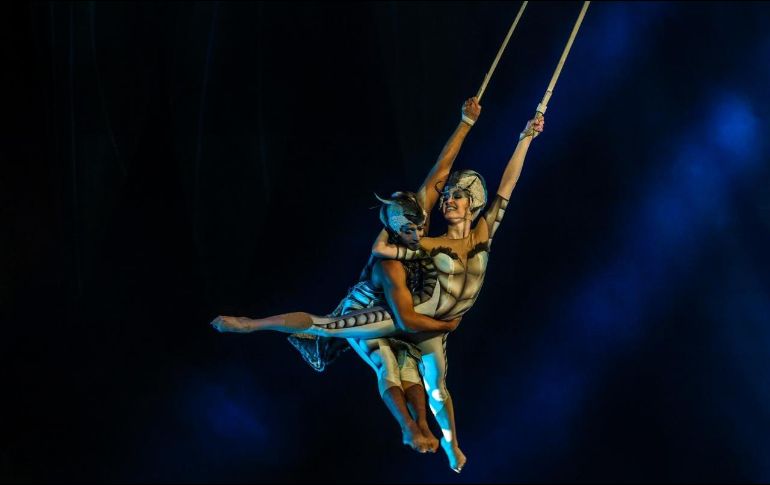 La multitud se quedó boquiabierta con las proezas acrobáticas y performativas de los 53 artistas del Cirque du Soleil. EL INFORMADOR/ A. Navarro